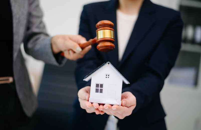 Comment se déroulent concrètement les enchères au tribunal ?-ENT Place Comment se déroulent concrètement les enchères au tribunal ?-ENT Place